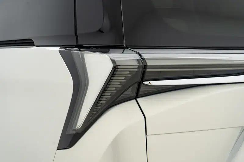 Buick GL8 PHEV 2024 Luxury Edition 1.5T 6-seat Luxury Version — миниатюра 13
