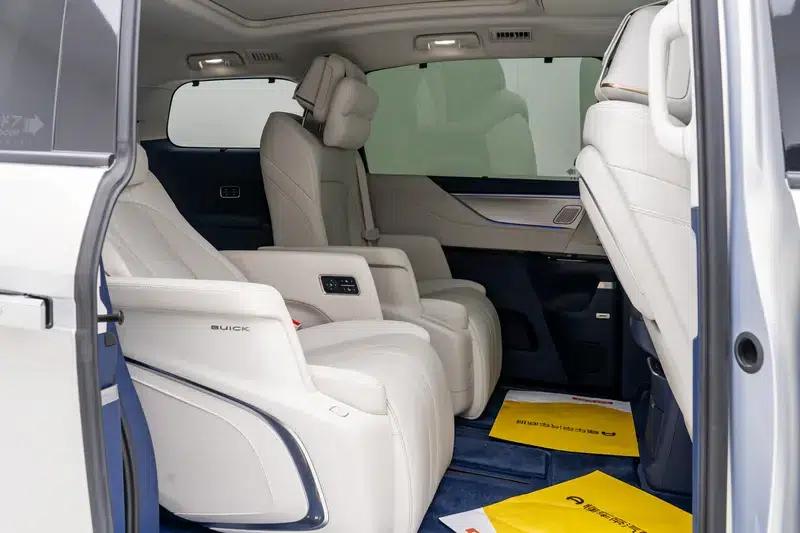 Buick GL8 PHEV 2024 Luxury Edition 1.5T 6-seat Luxury Version — миниатюра 18