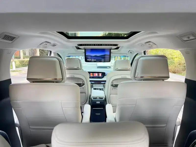 Buick GL8 PHEV 2024 Luxury 1.5T 7-Seat Edition — миниатюра 6