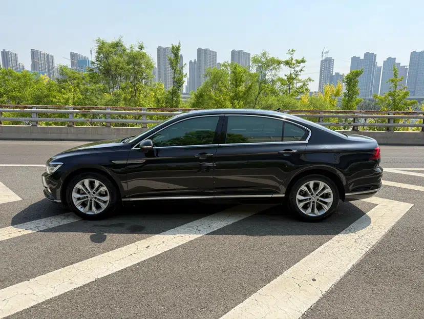 Volkswagen Magotan 2019 330TSI DSG Luxury Version China VI Standard — миниатюра 4