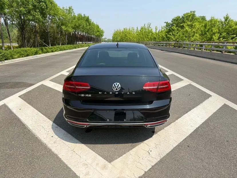 Volkswagen Magotan 2019 330TSI DSG Luxury Version China VI Standard — миниатюра 6