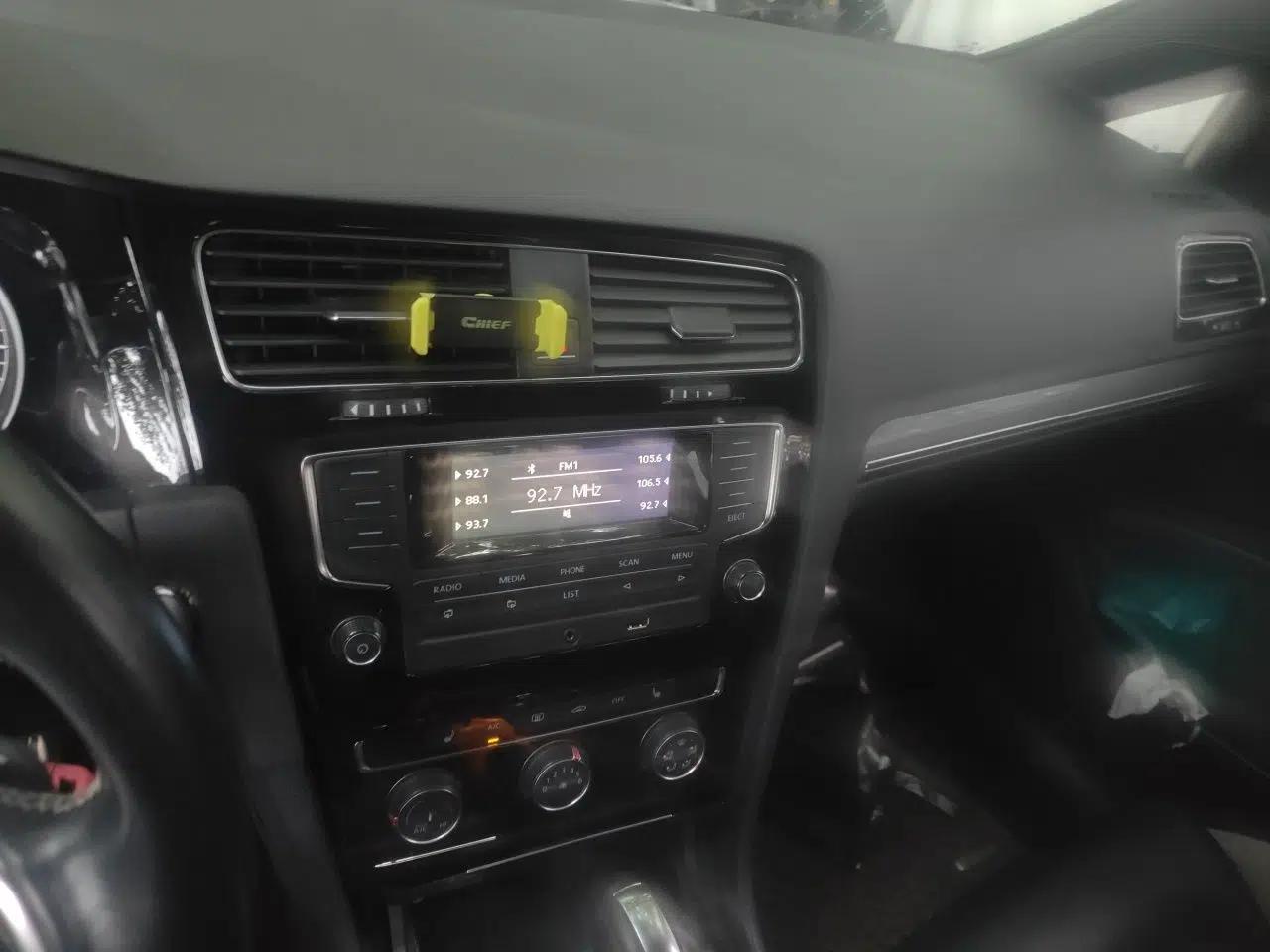 Volkswagen Golf 2015 1.4TSI Automatic R-Line — миниатюра 10