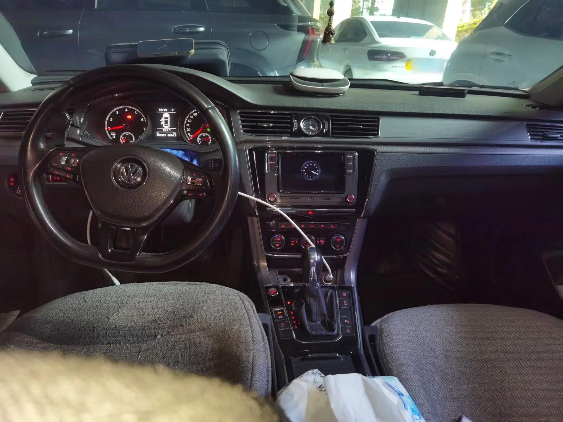 Volkswagen Passat 2017 330TSI DSG Luxury Edition — миниатюра 9