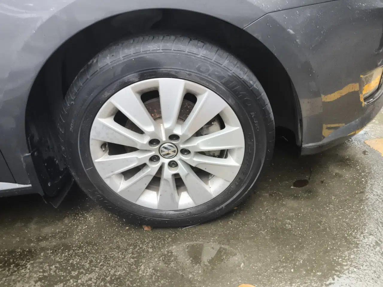 Volkswagen Lavida 2014 1.6L Automatic Sport Edition — миниатюра 8