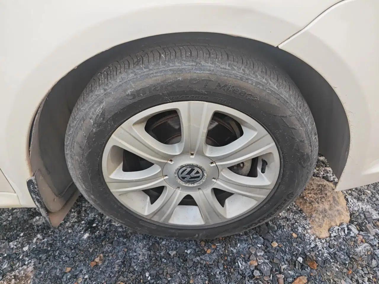Volkswagen Lavida 2011 1.6L Automatic Premium Edition — миниатюра 8