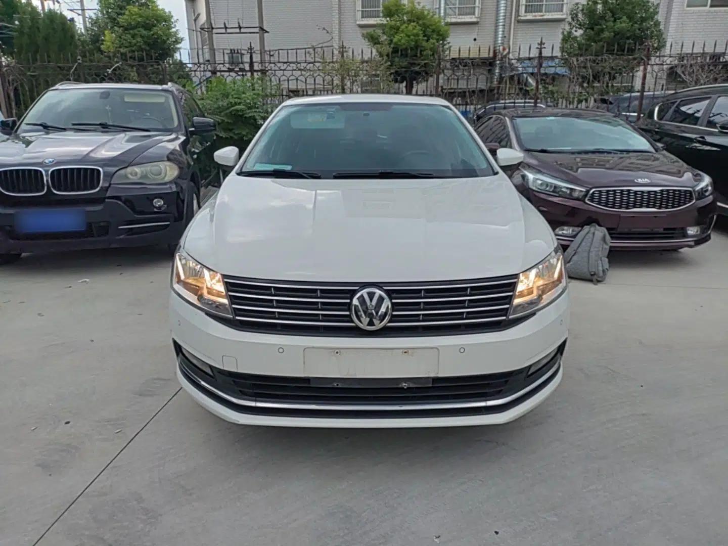 Volkswagen Lavida 2017 1.6L Automatic Comfort Edition — миниатюра 2