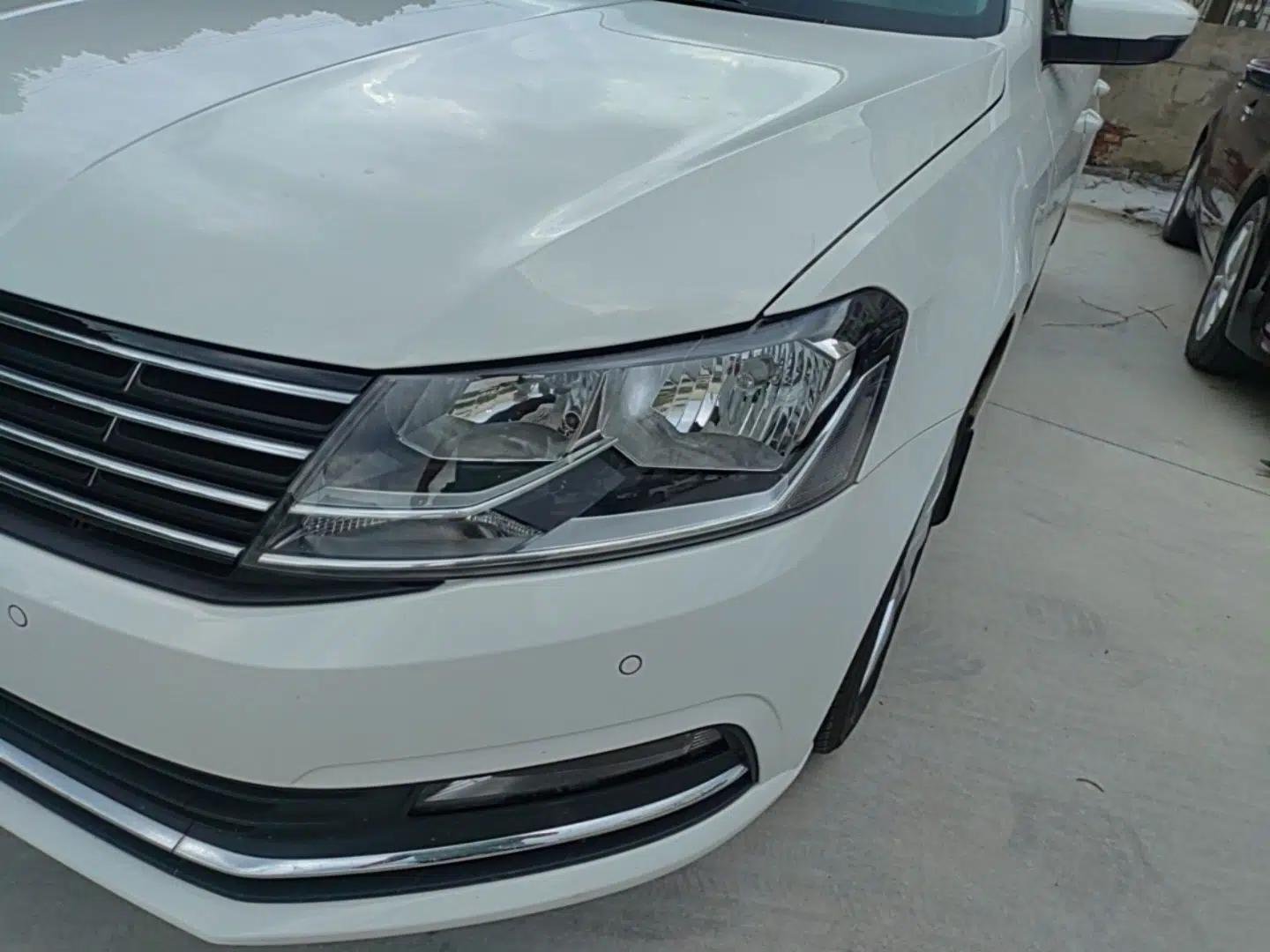 Volkswagen Lavida 2017 1.6L Automatic Comfort Edition — миниатюра 8