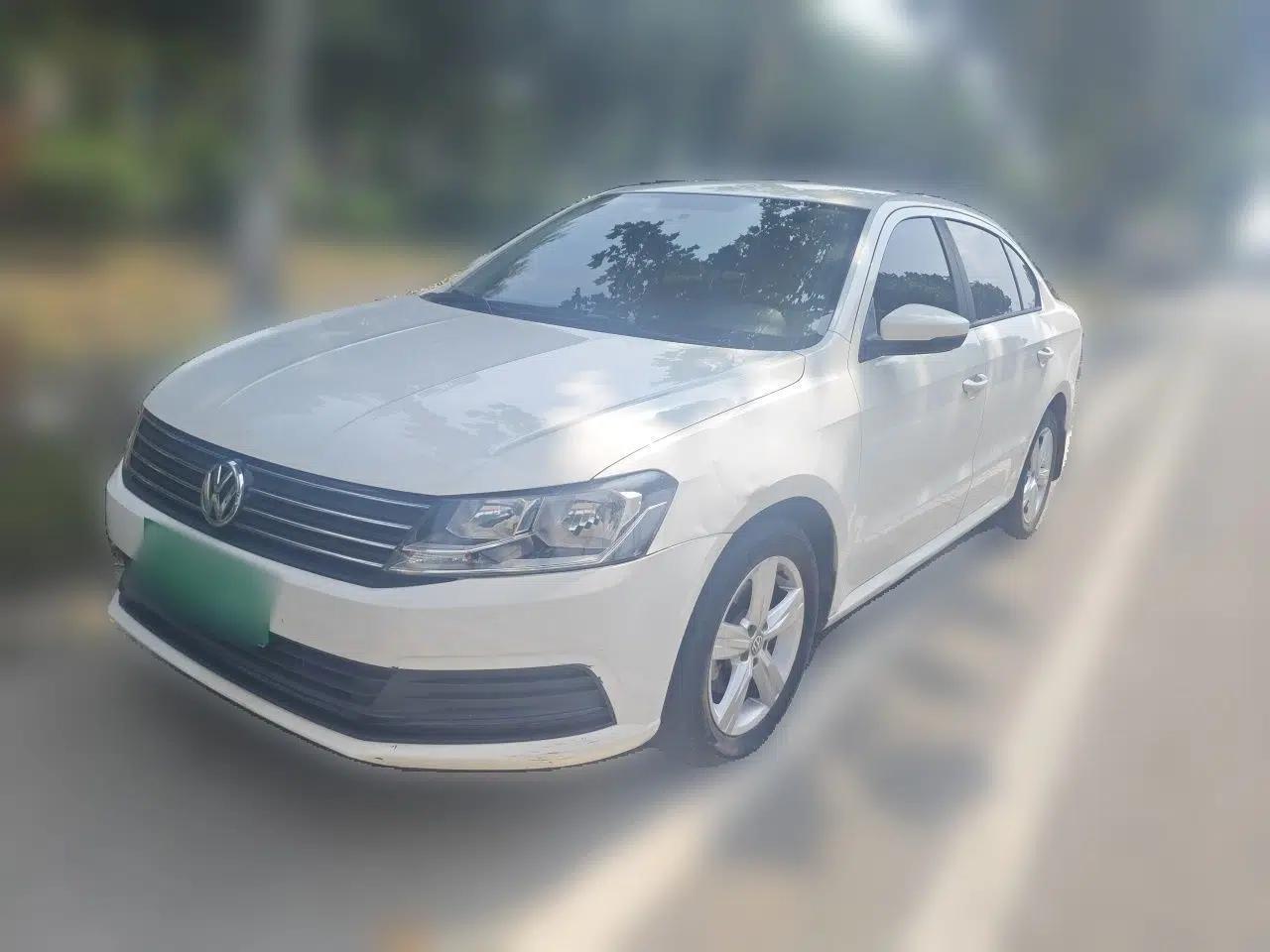 Volkswagen Lavida 2017 1.6L Automatic Fashion Edition — миниатюра 1