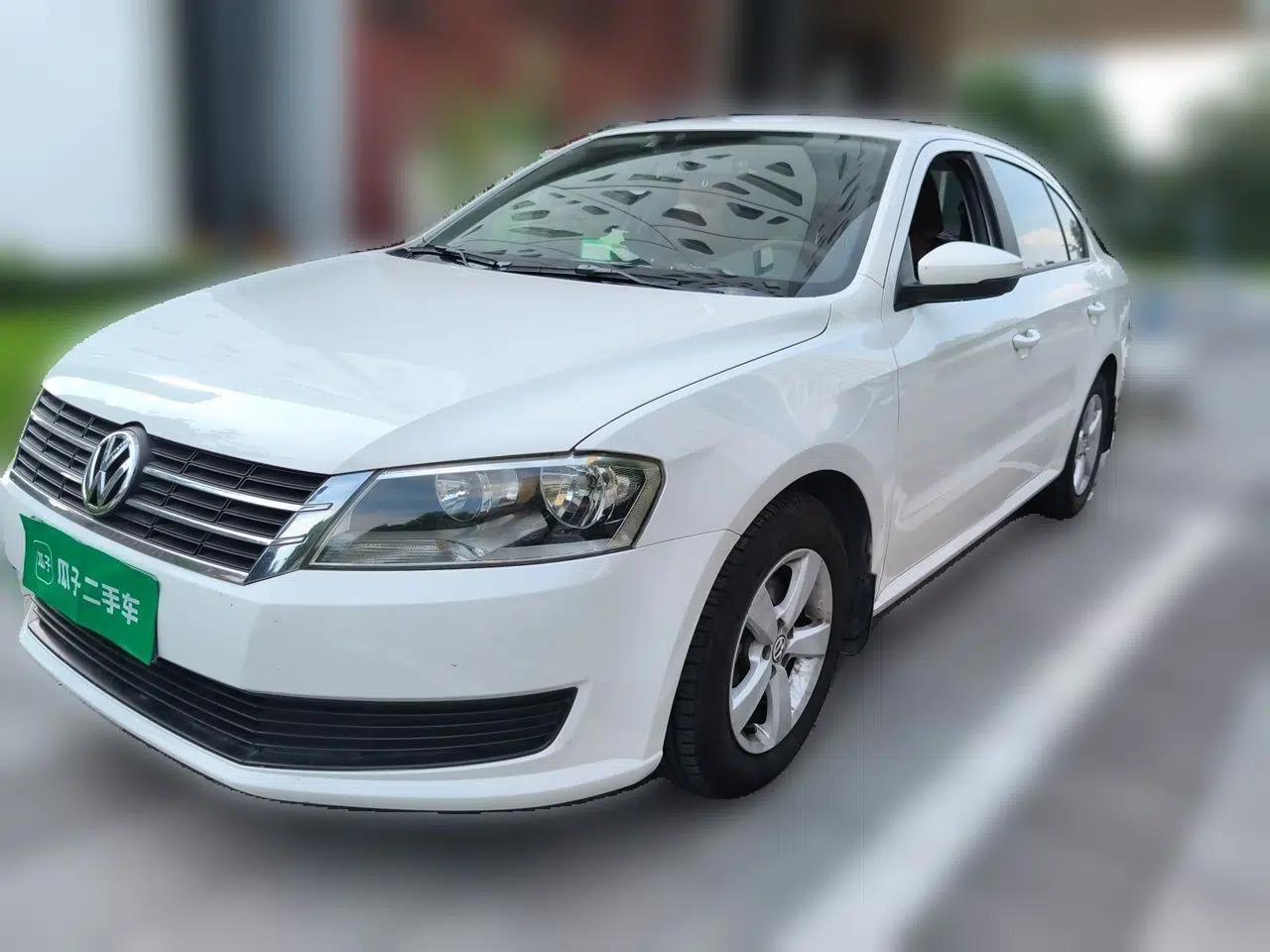 Volkswagen Lavida 2013 Revised Classic 1.6L Automatic Fashion Edition — миниатюра 1