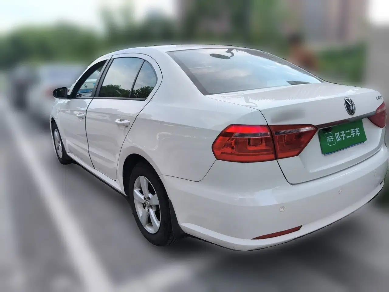 Volkswagen Lavida 2013 Revised Classic 1.6L Automatic Fashion Edition — миниатюра 4