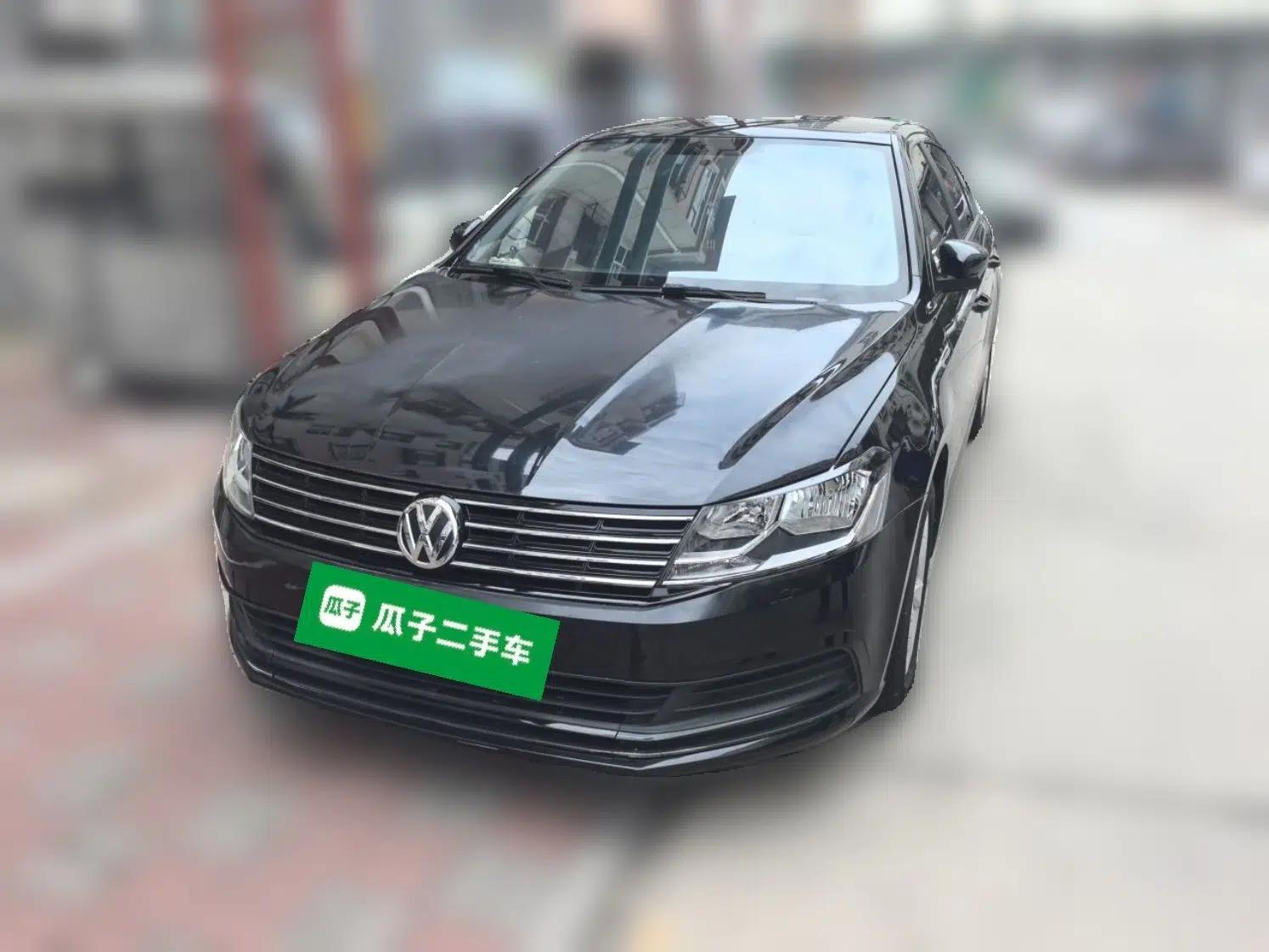 Volkswagen Lavida 2015 1.6L Manual Fashion Edition — миниатюра 1
