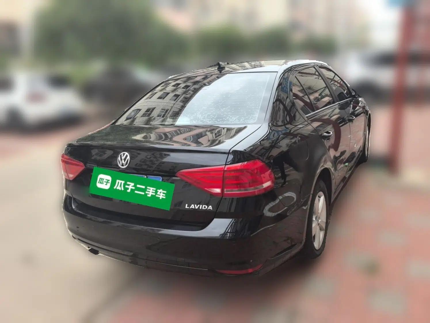 Volkswagen Lavida 2015 1.6L Manual Fashion Edition — миниатюра 6
