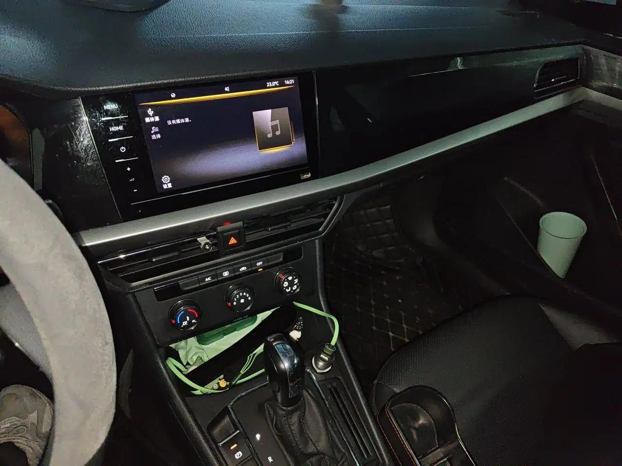 Volkswagen Lavida 2021 1.5L Automatic Comfort Edition — миниатюра 13