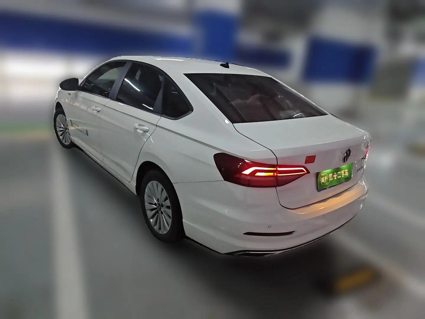 Volkswagen Lavida 2021 1.5L Automatic Comfort Edition — миниатюра 4