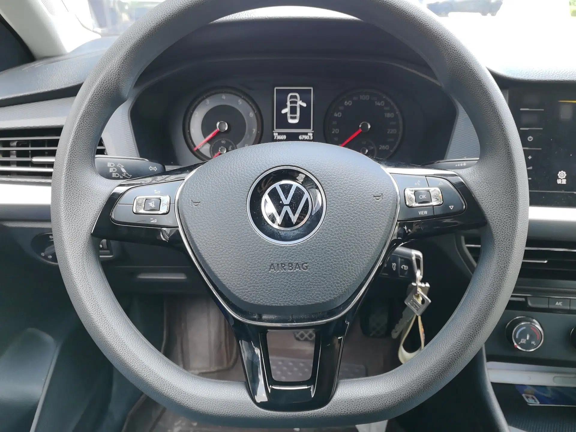 Volkswagen Lavida 2022 1.5L Automatic Fashion Edition — миниатюра 10
