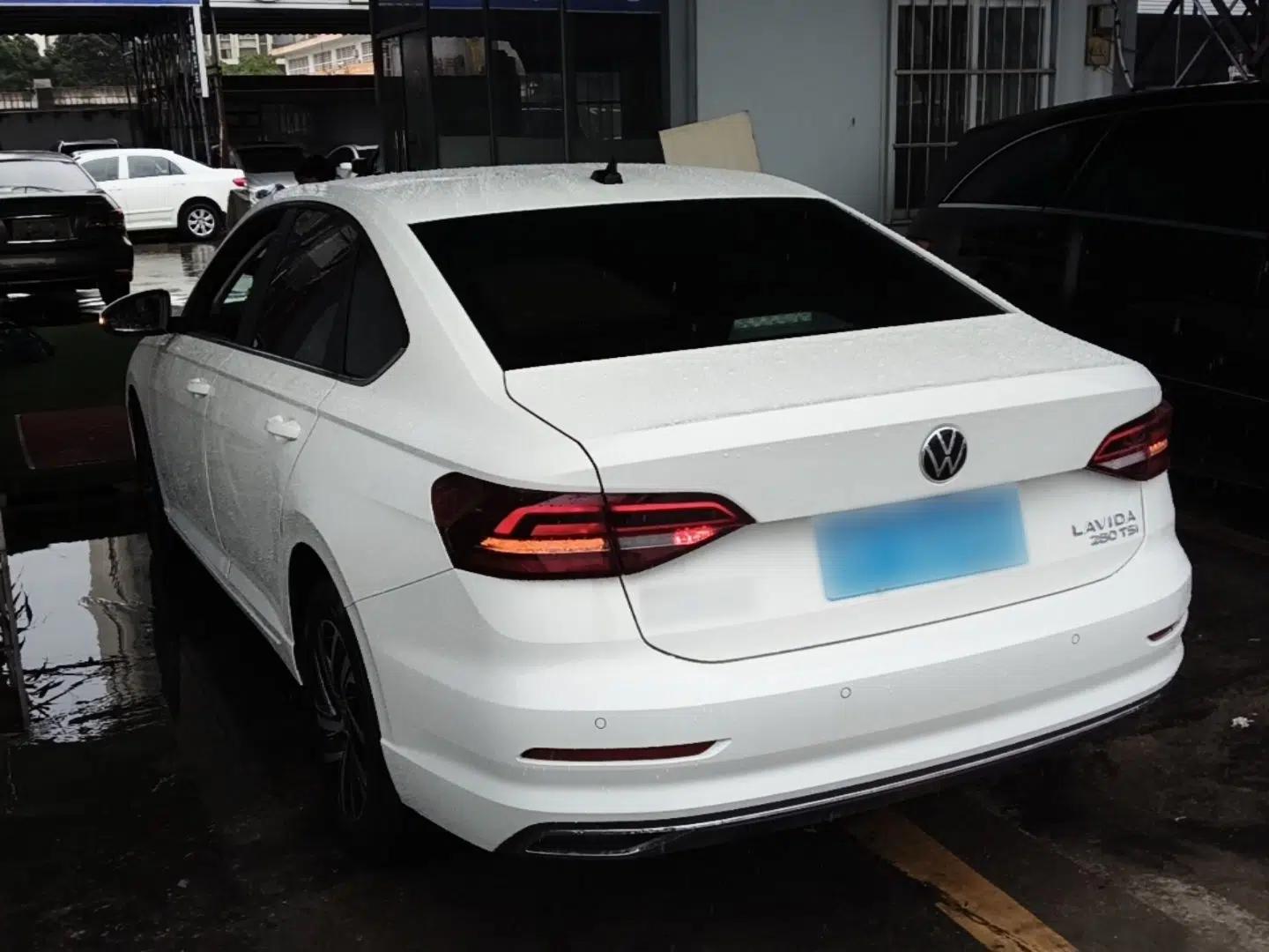 Volkswagen Lavida 2022 280TSI DSG Comfort Edition — миниатюра 4