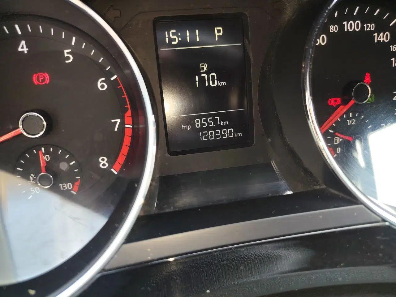 Volkswagen Sagitar 2015 230TSI Automatic Comfort Version — миниатюра 12
