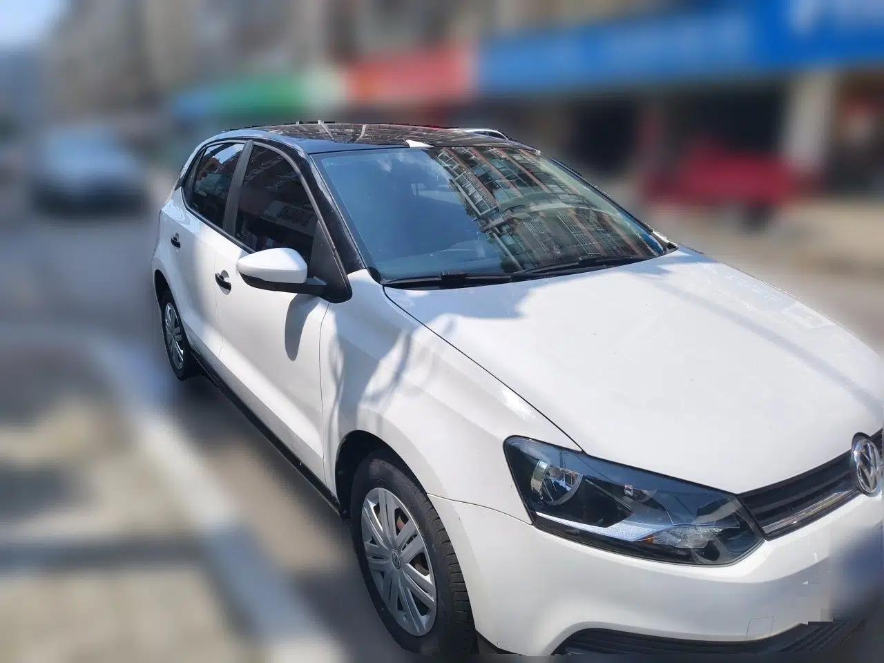 Volkswagen Polo 2016 1.4L Manual Fashion Model — миниатюра 3