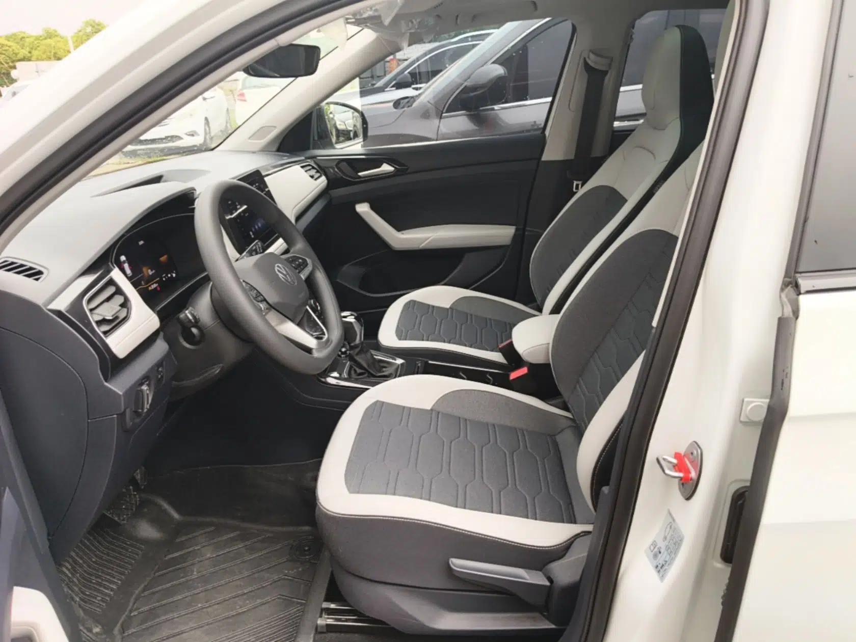 Volkswagen Tharu 2026 Model Xinrui 300TSI Ruiyi Edition — миниатюра 17