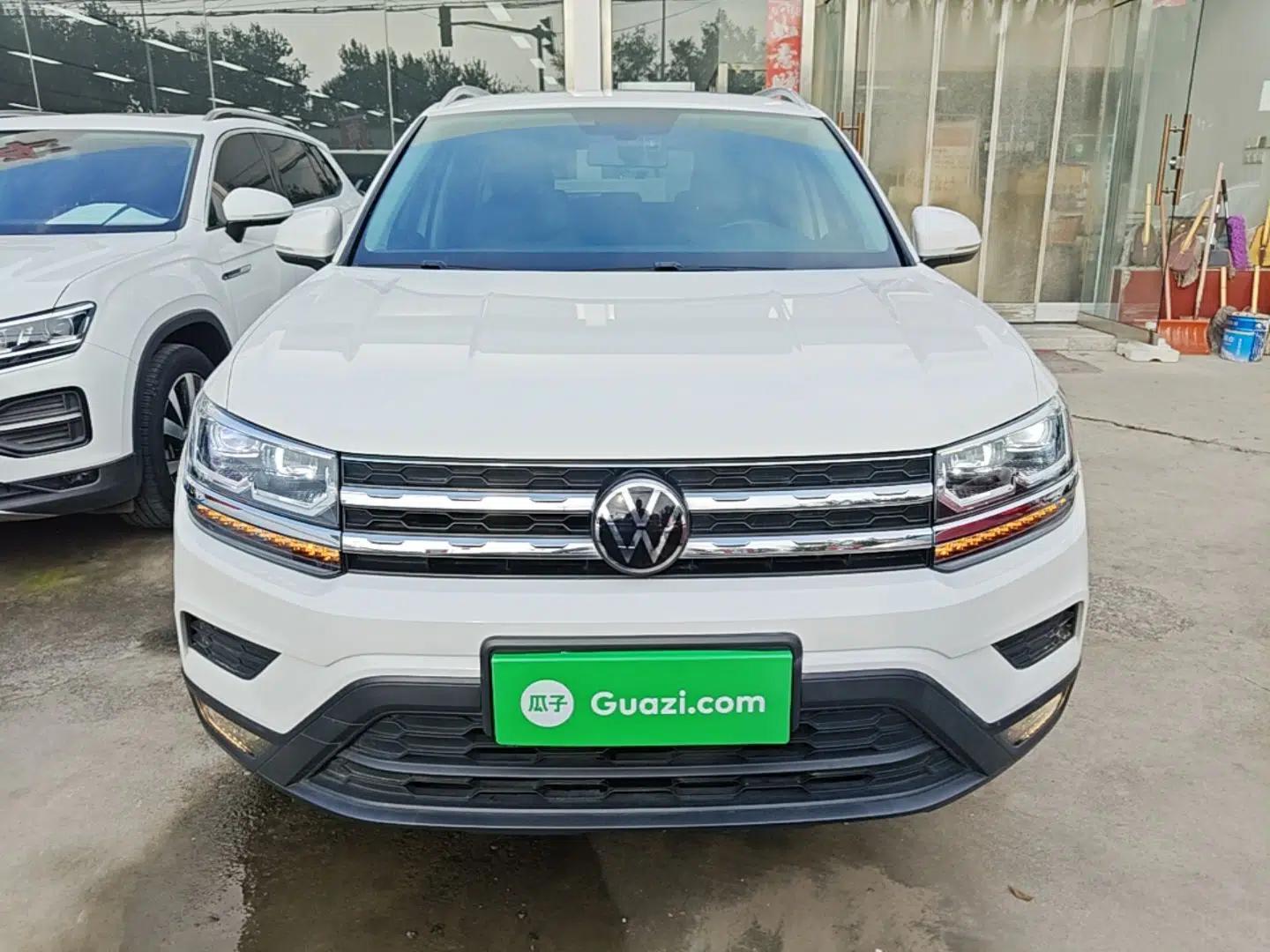 Volkswagen Tharu 2022 280TSI Two-Wheel-Drive Luxury Edition — миниатюра 2