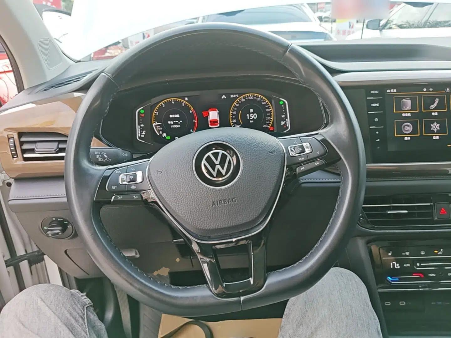 Volkswagen Tharu 2022 280TSI Two-Wheel-Drive Luxury Edition — миниатюра 13