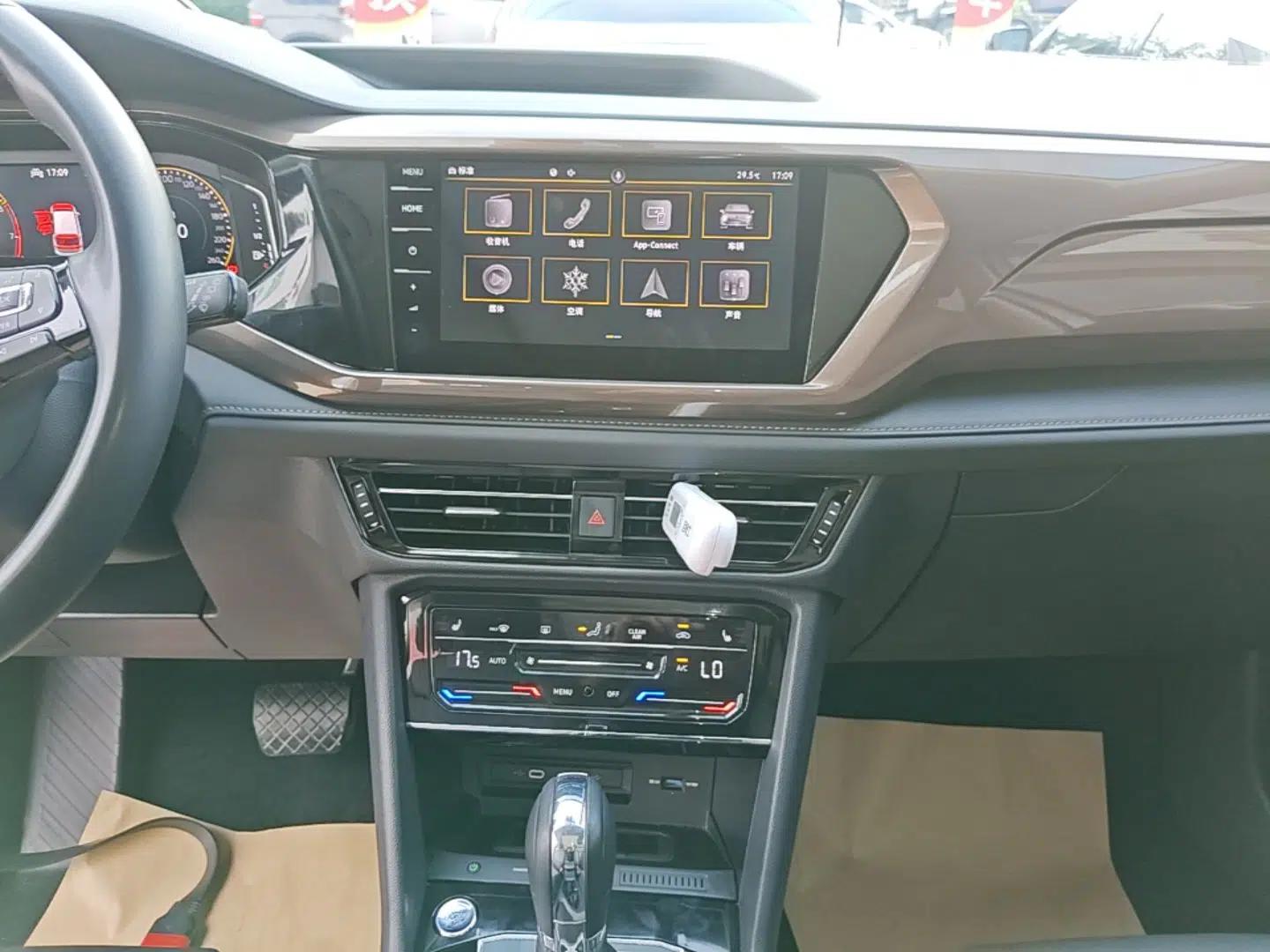 Volkswagen Tharu 2022 280TSI Two-Wheel-Drive Luxury Edition — миниатюра 15