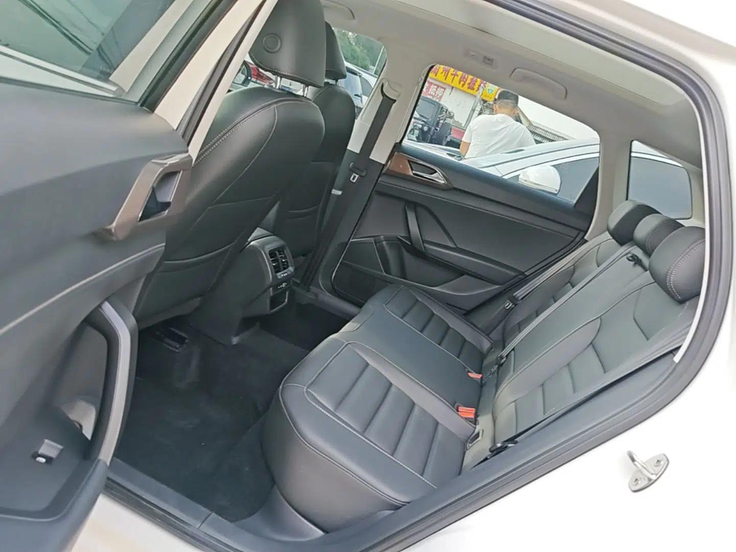 Volkswagen Tharu 2022 280TSI Two-Wheel-Drive Luxury Edition — миниатюра 20