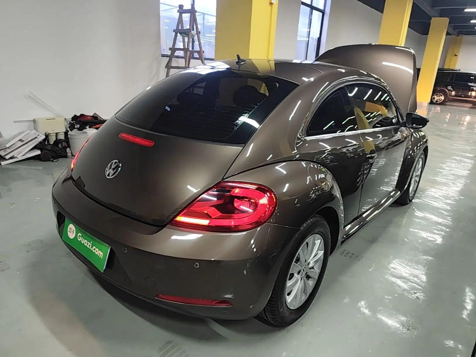 Volkswagen Beetle 2015 180TSI model — миниатюра 6
