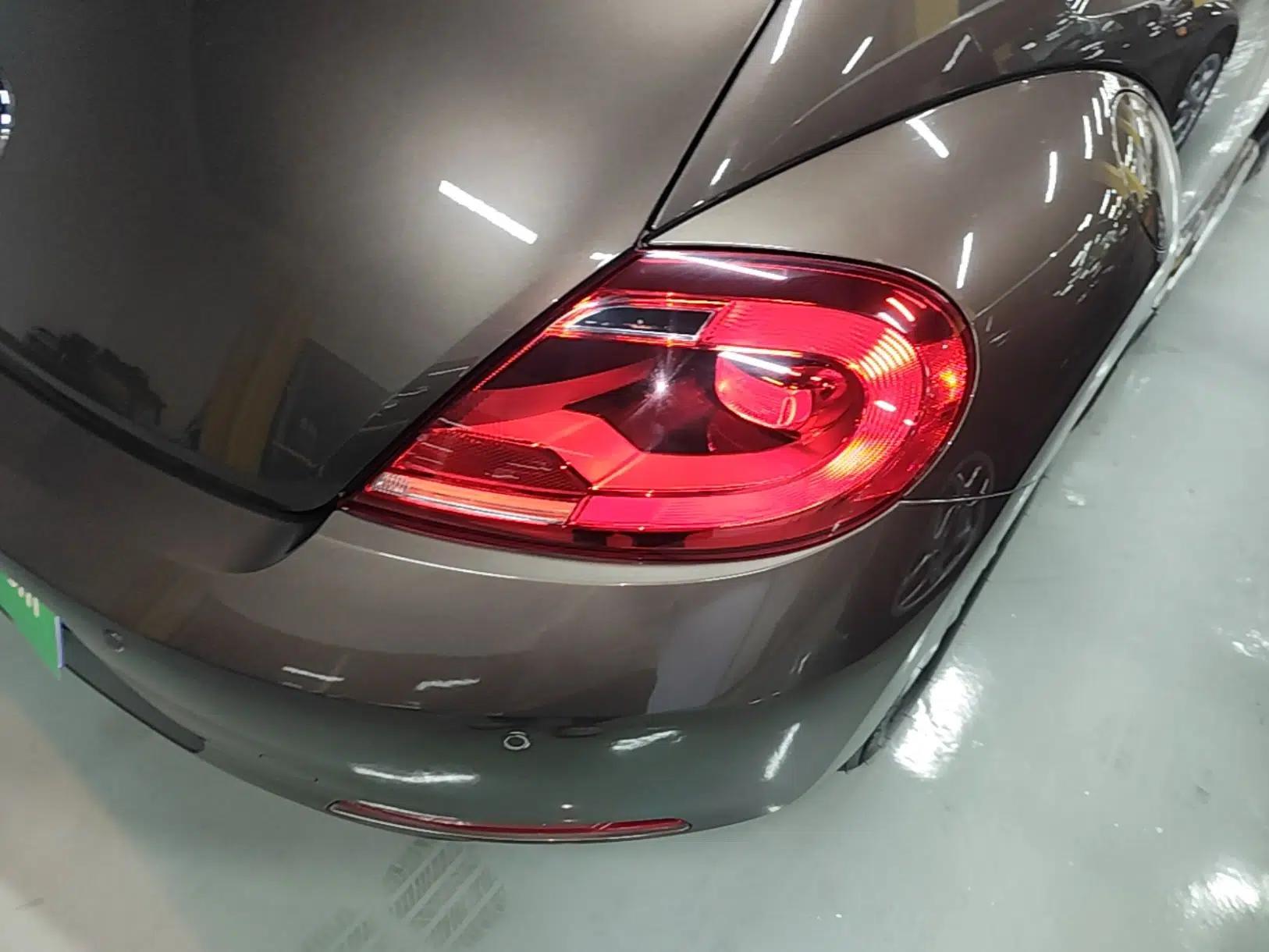Volkswagen Beetle 2015 180TSI model — миниатюра 9