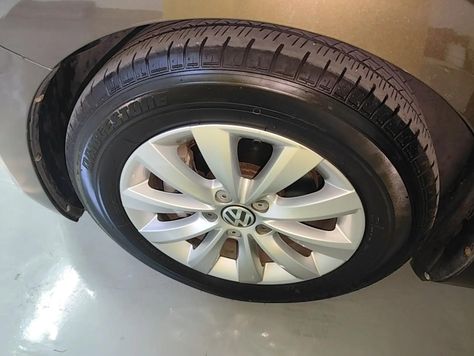 Volkswagen Beetle 2015 180TSI model — миниатюра 10