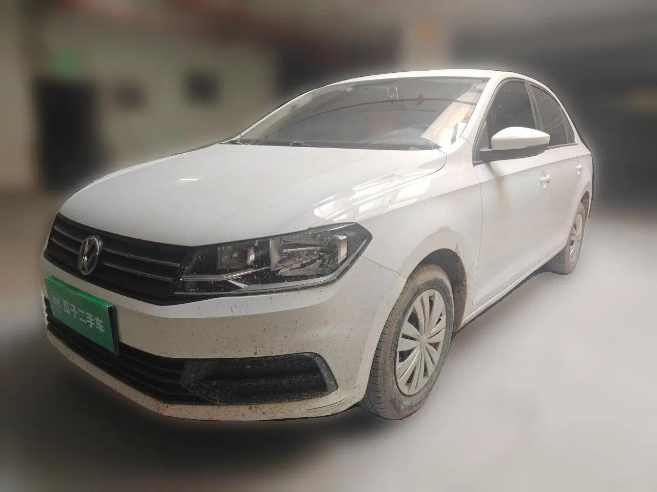 Volkswagen Santana 2016 1.4L Manual Fashion Edition — миниатюра 1