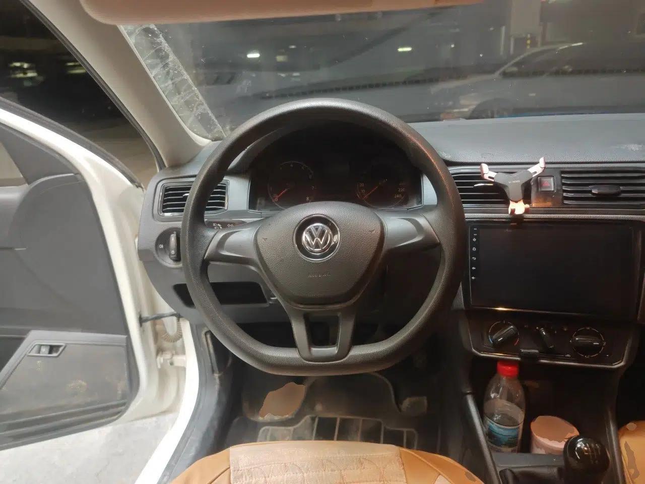 Volkswagen Santana 2016 1.4L Manual Fashion Edition — миниатюра 10