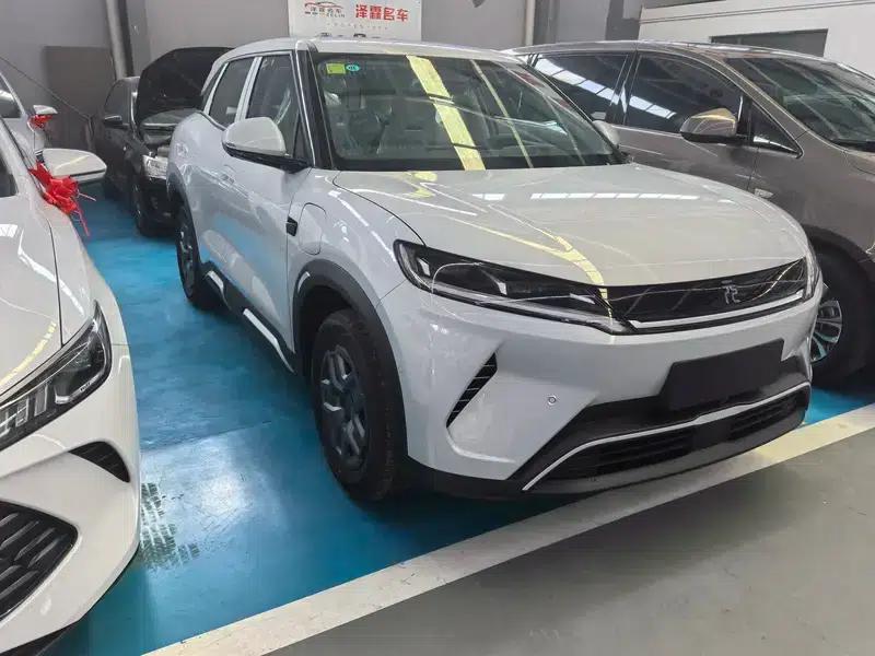 Yuan UP 2025 Smart Driving Edition 401KM Vitality Edition — миниатюра 3