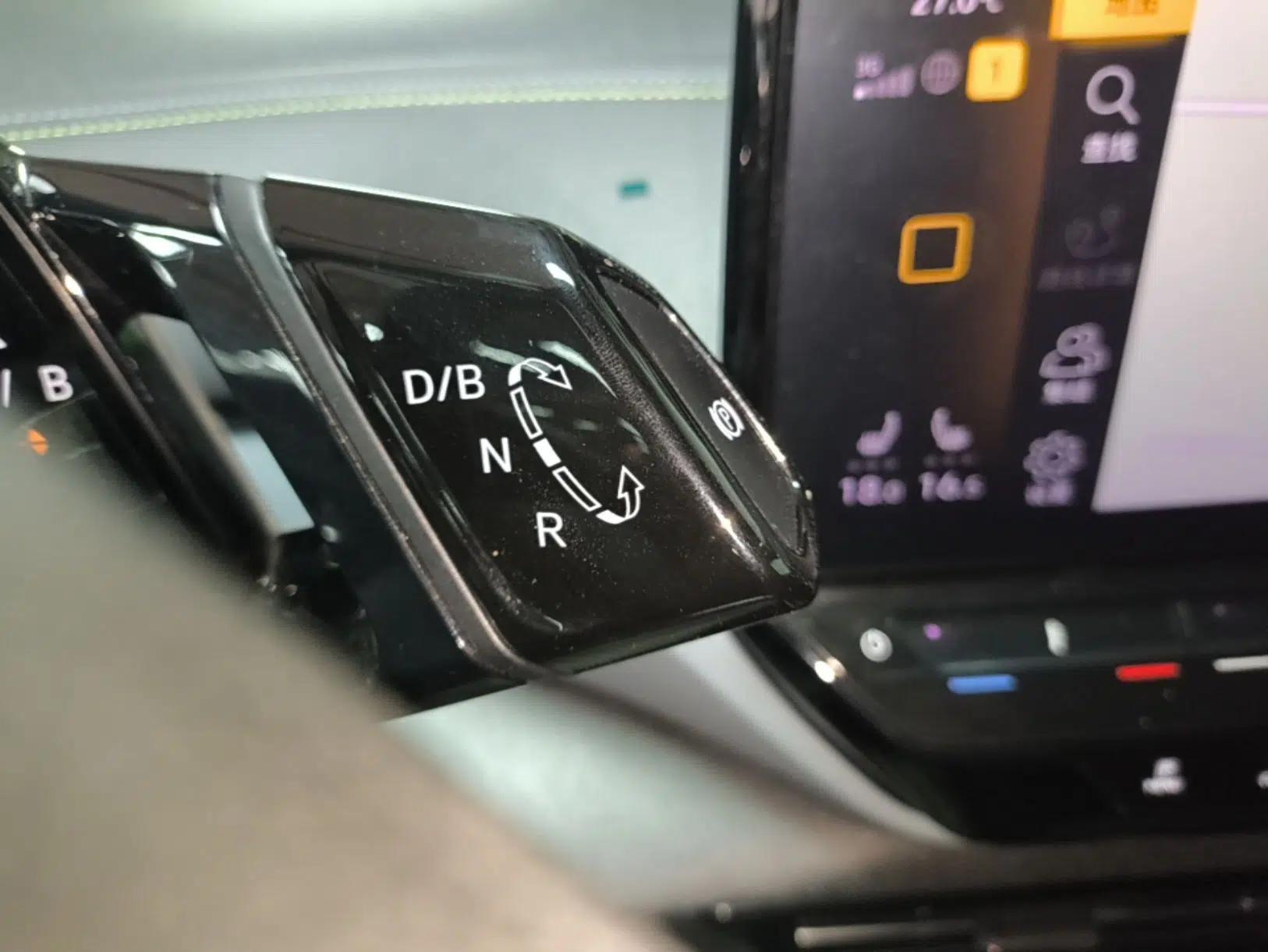 Volkswagen ID.4 X 2021 Pure+ Long-Range Edition — миниатюра 21