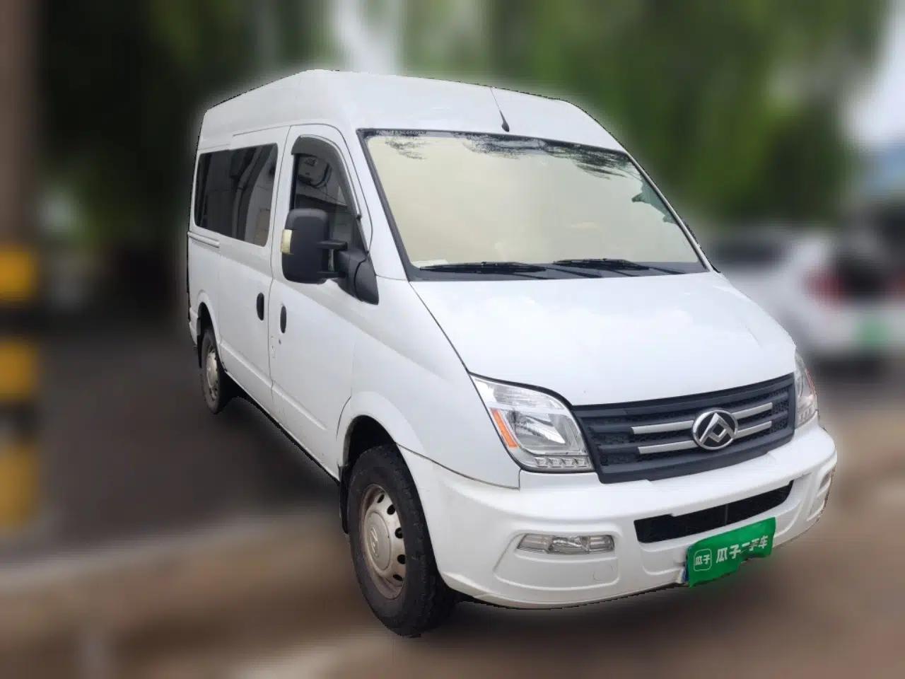 SAIC MAXUS Xintu V80 2021 2.0T AMT Classic Aoyuntong Short Wheelbase Mid-Roof 5/6-Seater — миниатюра 3