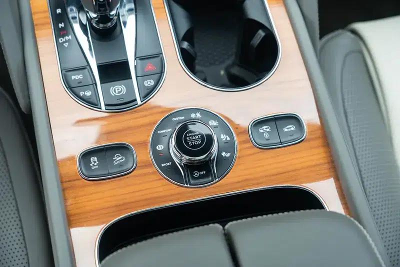 Bentayga 2021 4.0T V8 — миниатюра 19