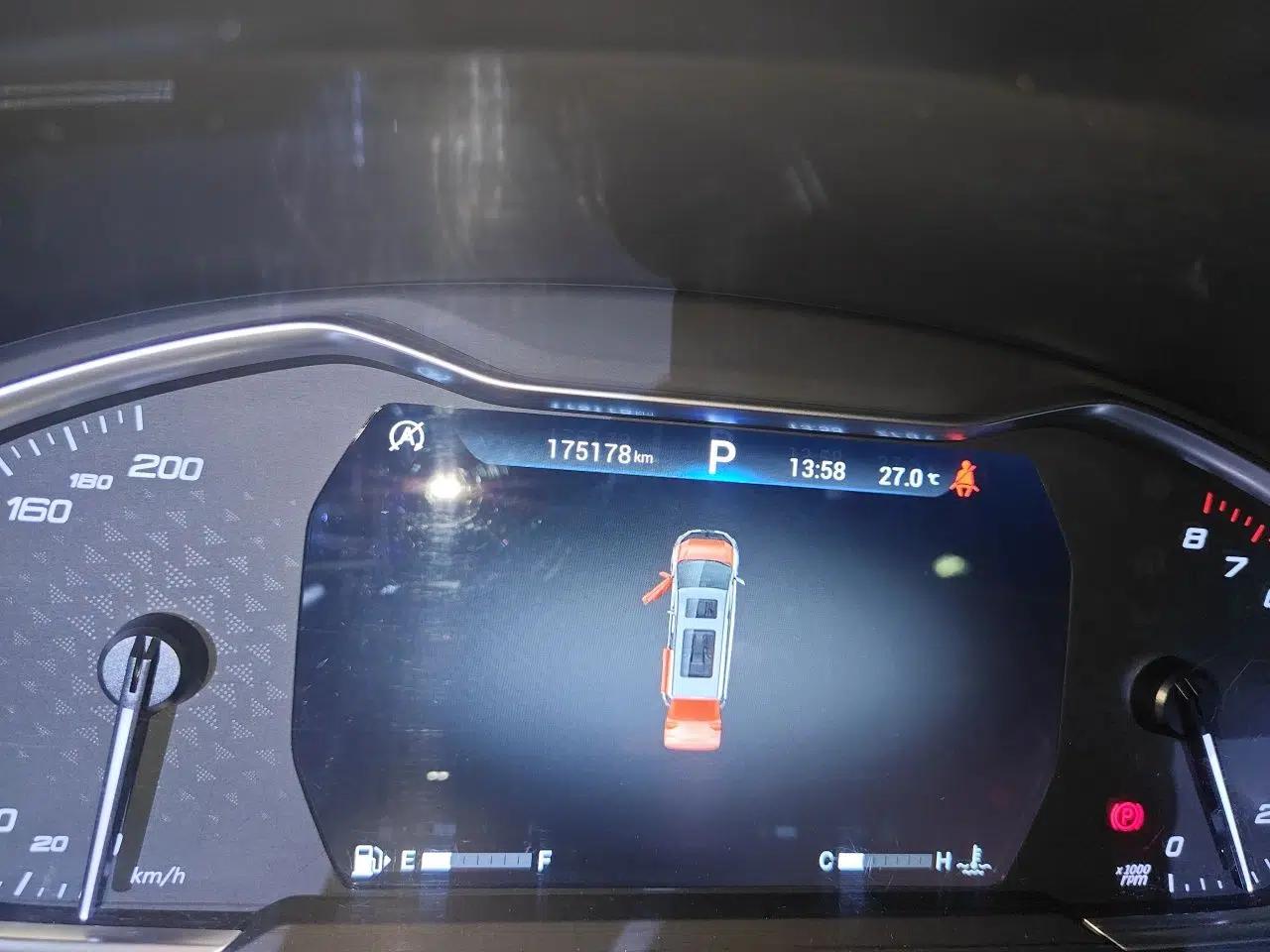 SAIC MAXUS G20 2019 First Edition 2.0T Automatic Luxury Executive Version China V Standard — миниатюра 12