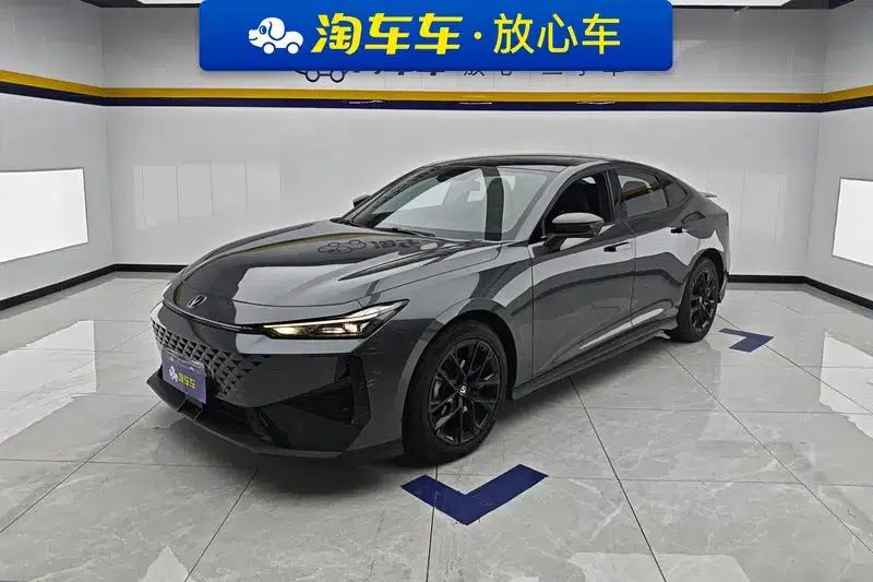 Changan UNI-V 2024 1.5T Premium Edition — миниатюра 1