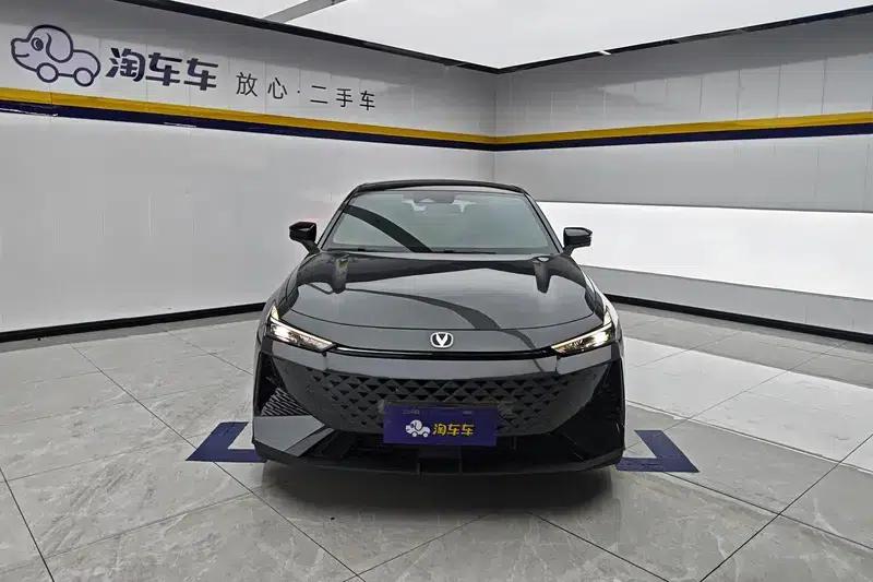 Changan UNI-V 2024 1.5T Premium Edition — миниатюра 2