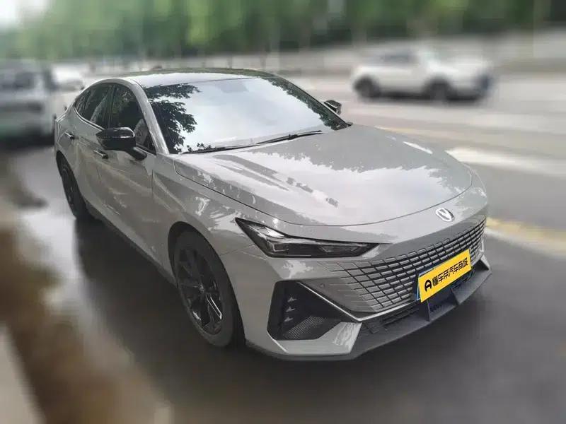 Changan UNI-V 2022 1.5T Premium Edition — миниатюра 3