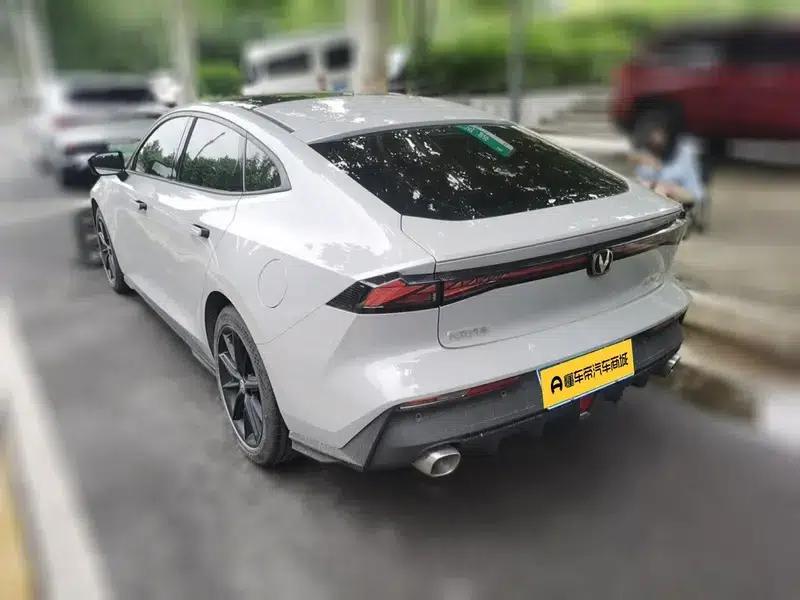Changan UNI-V 2022 1.5T Premium Edition — миниатюра 4