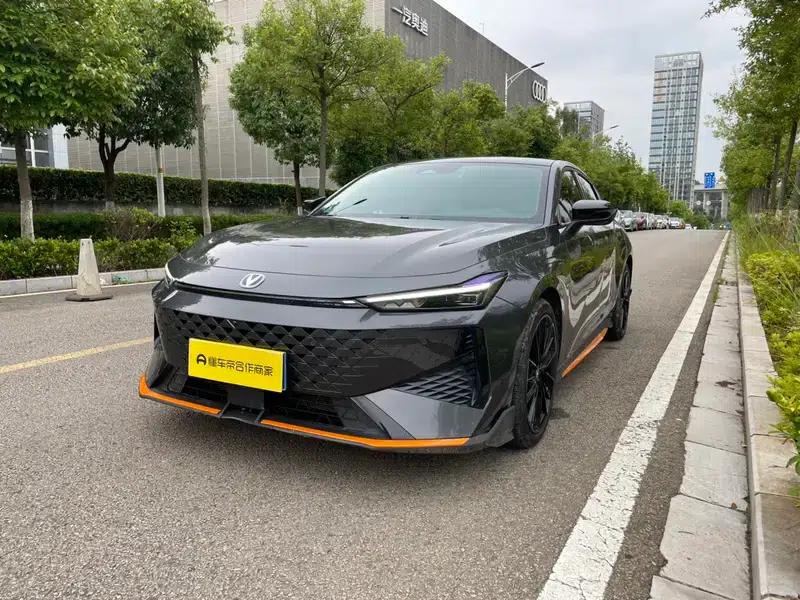 Changan UNI-V 2024 1.5T Premium Edition — миниатюра 1
