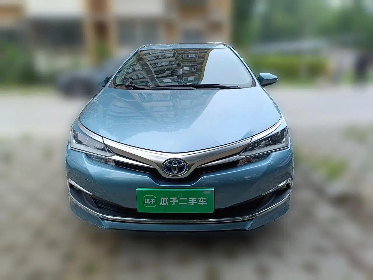 Toyota Corolla 2016 Dual-Engine 1.8L E-CVT Elite Edition — миниатюра 2