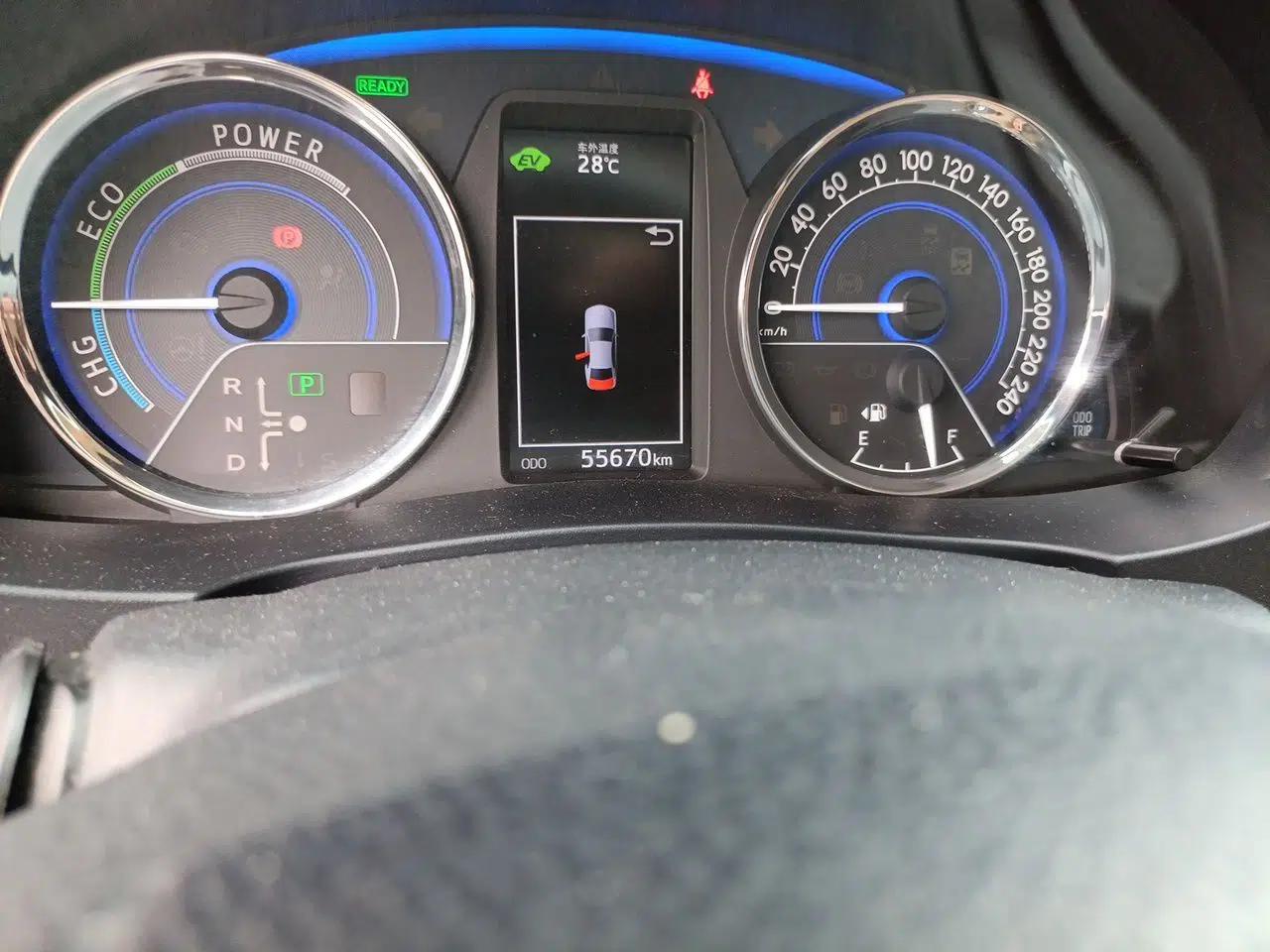 Toyota Corolla 2016 Dual-Engine 1.8L E-CVT Elite Edition — миниатюра 12