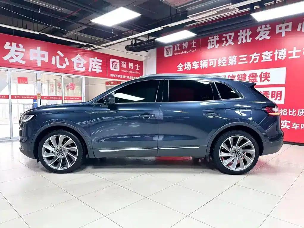 Navigator 2021 2.7T AWD Premium Edition — миниатюра 4
