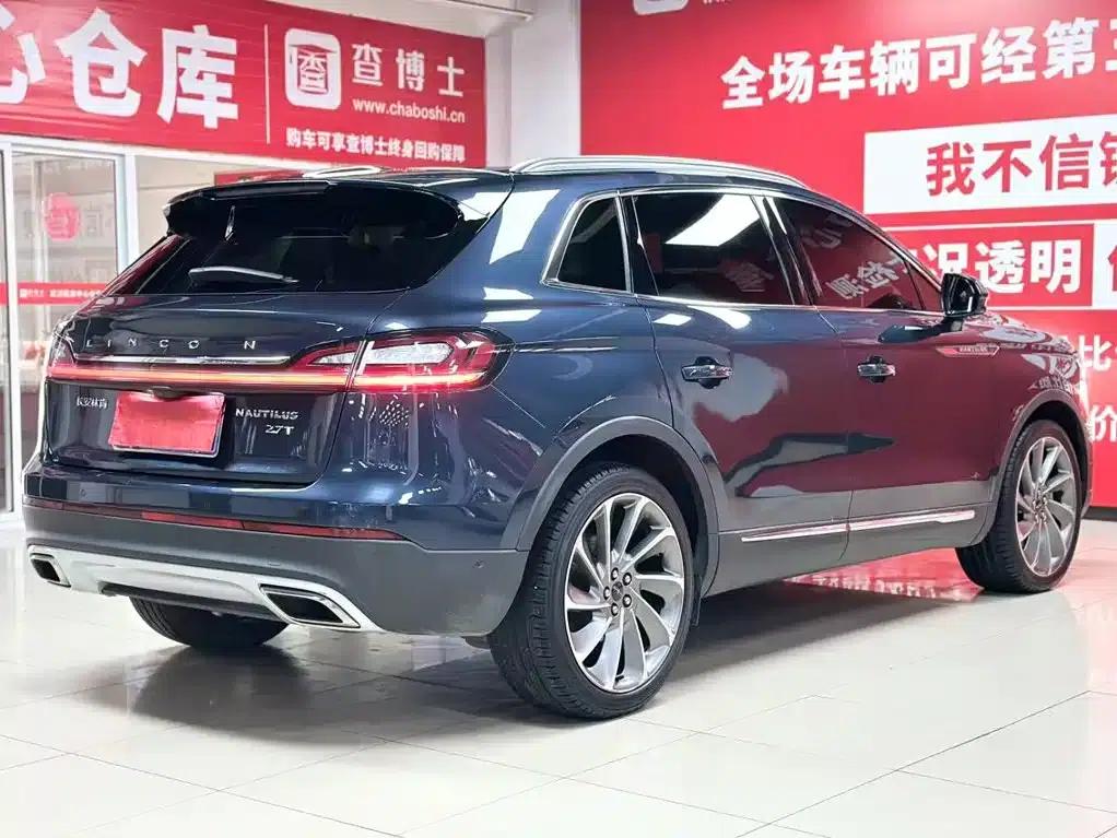 Navigator 2021 2.7T AWD Premium Edition — миниатюра 6