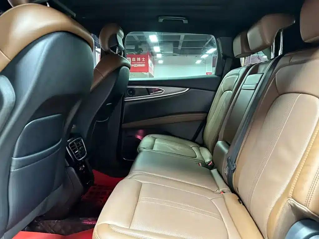 Navigator 2021 2.7T AWD Premium Edition — миниатюра 8