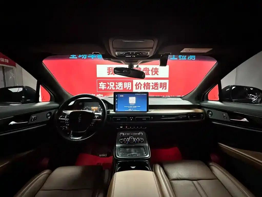 Navigator 2021 2.7T AWD Premium Edition — миниатюра 9