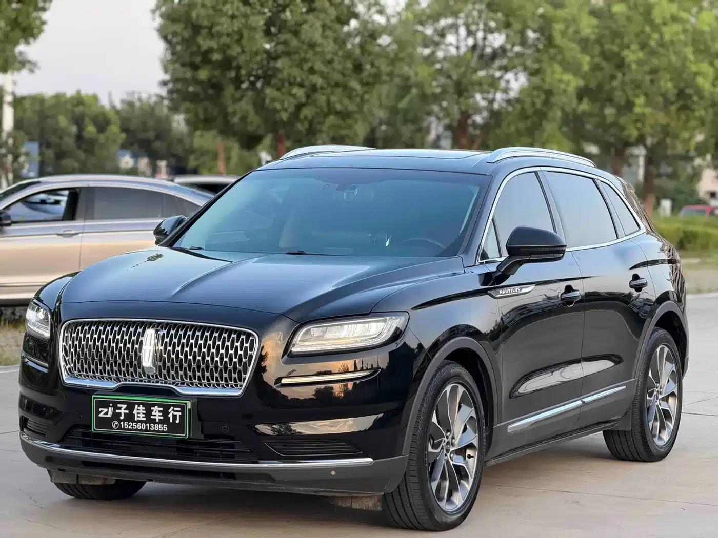 Navigator 2021 2.0T AWD Premium Edition — миниатюра 1