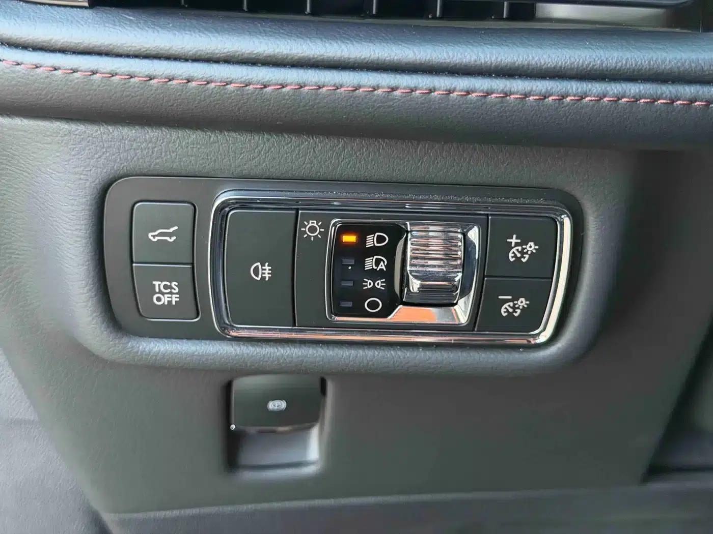 Navigator 2021 2.0T AWD Premium Edition — миниатюра 19